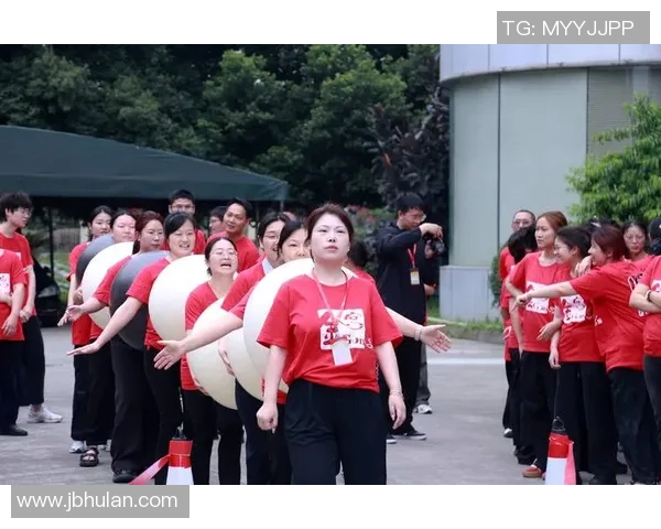 武汉排球队的团队协作之道：凝聚力与默契的完美结合